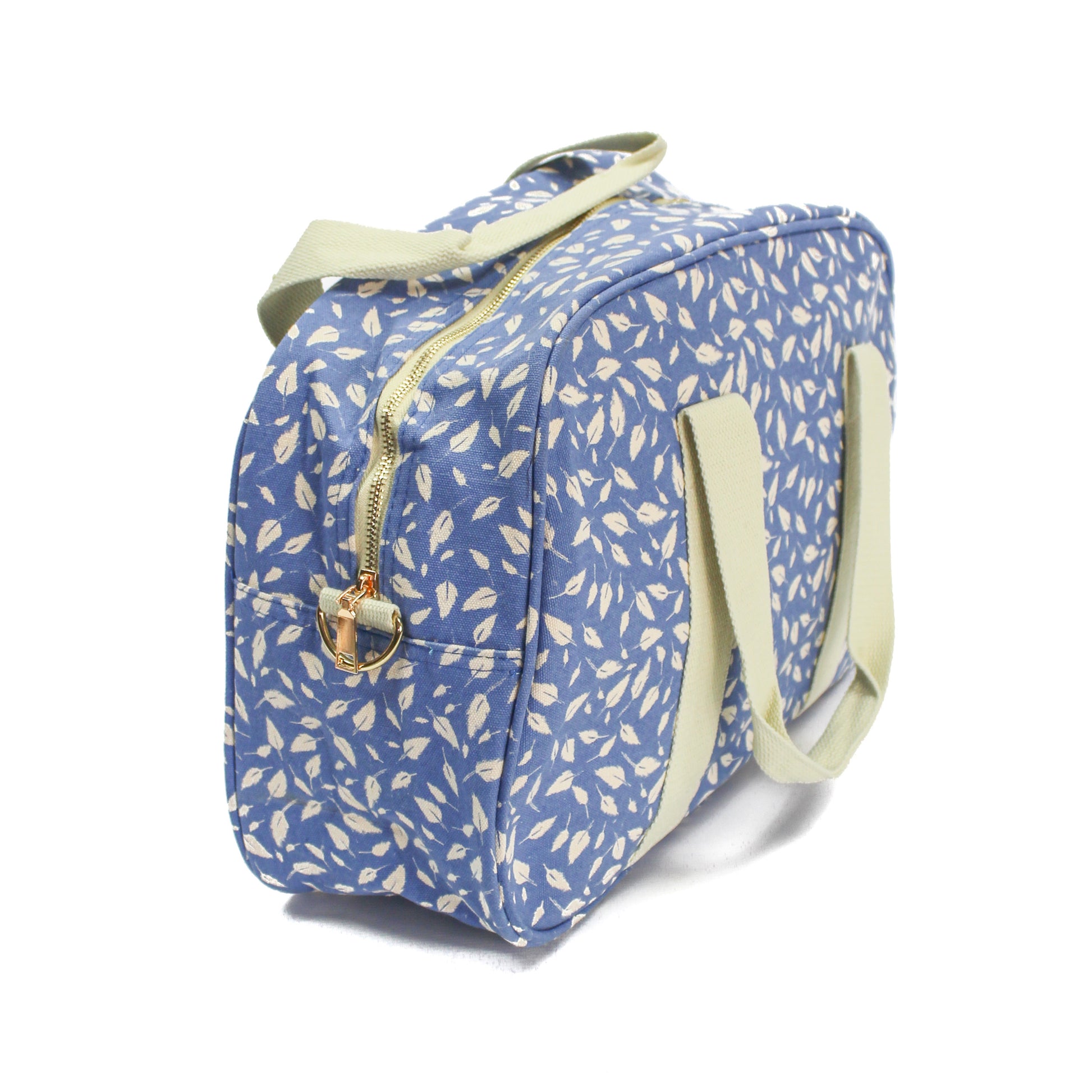 Overnight bag in blue and white leaves