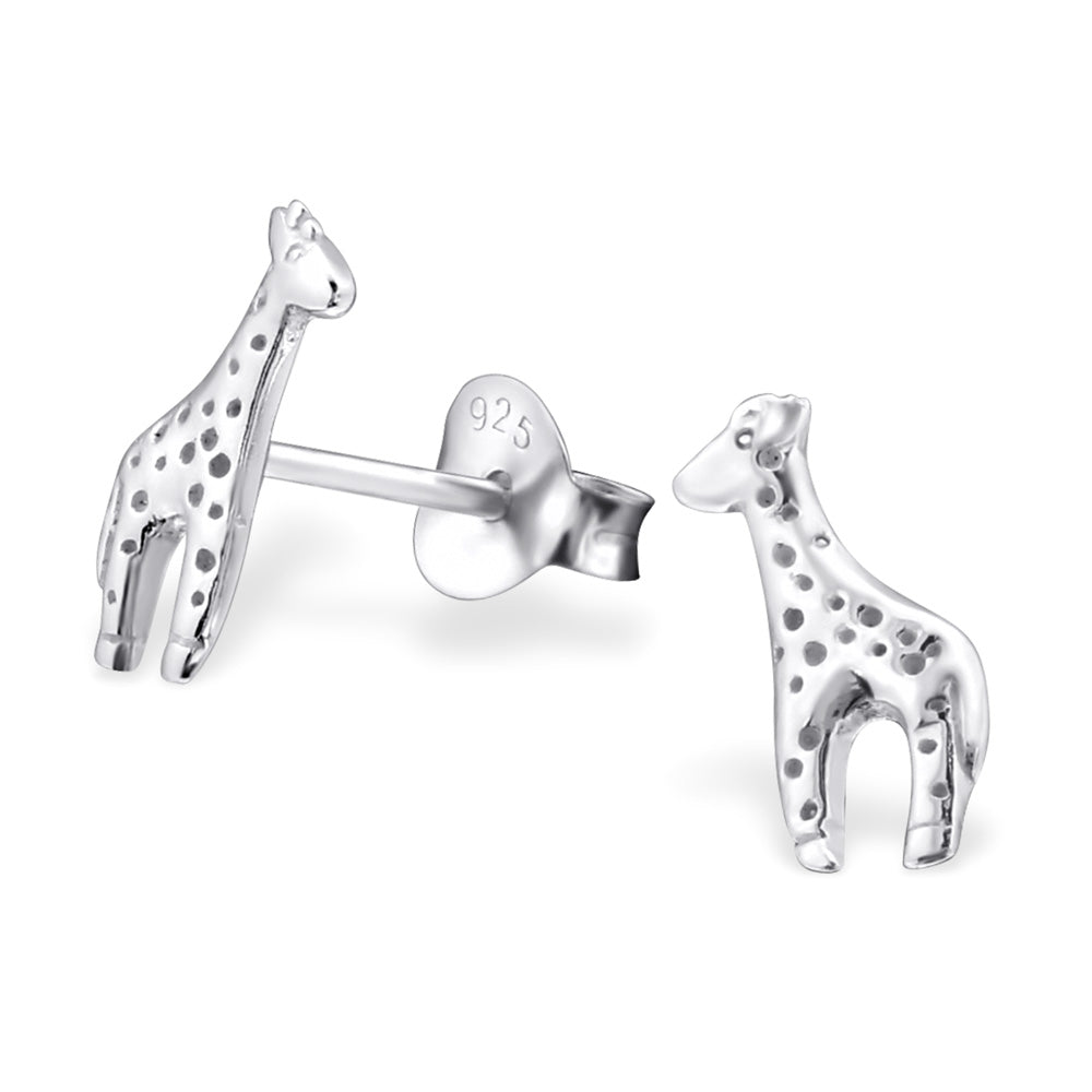 Stand tall with these gorgeous giraffe stud earrings.
