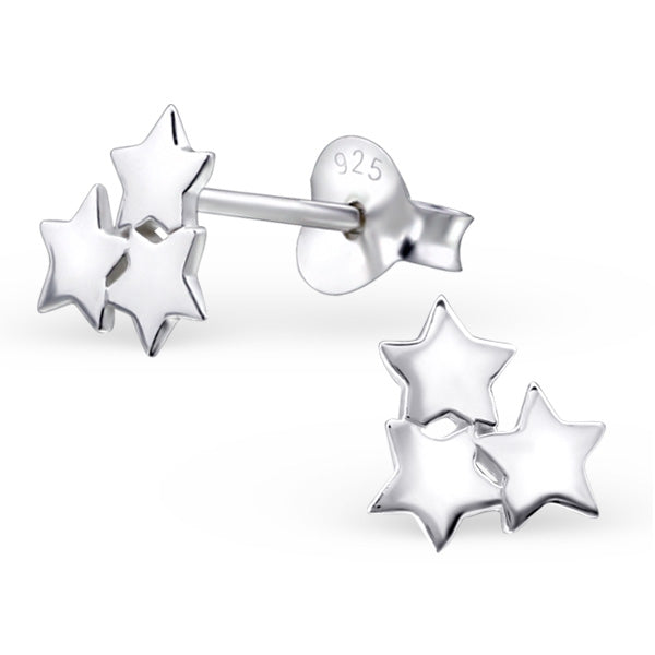 Reach for the stars with these pretty triple star stud earrings. 